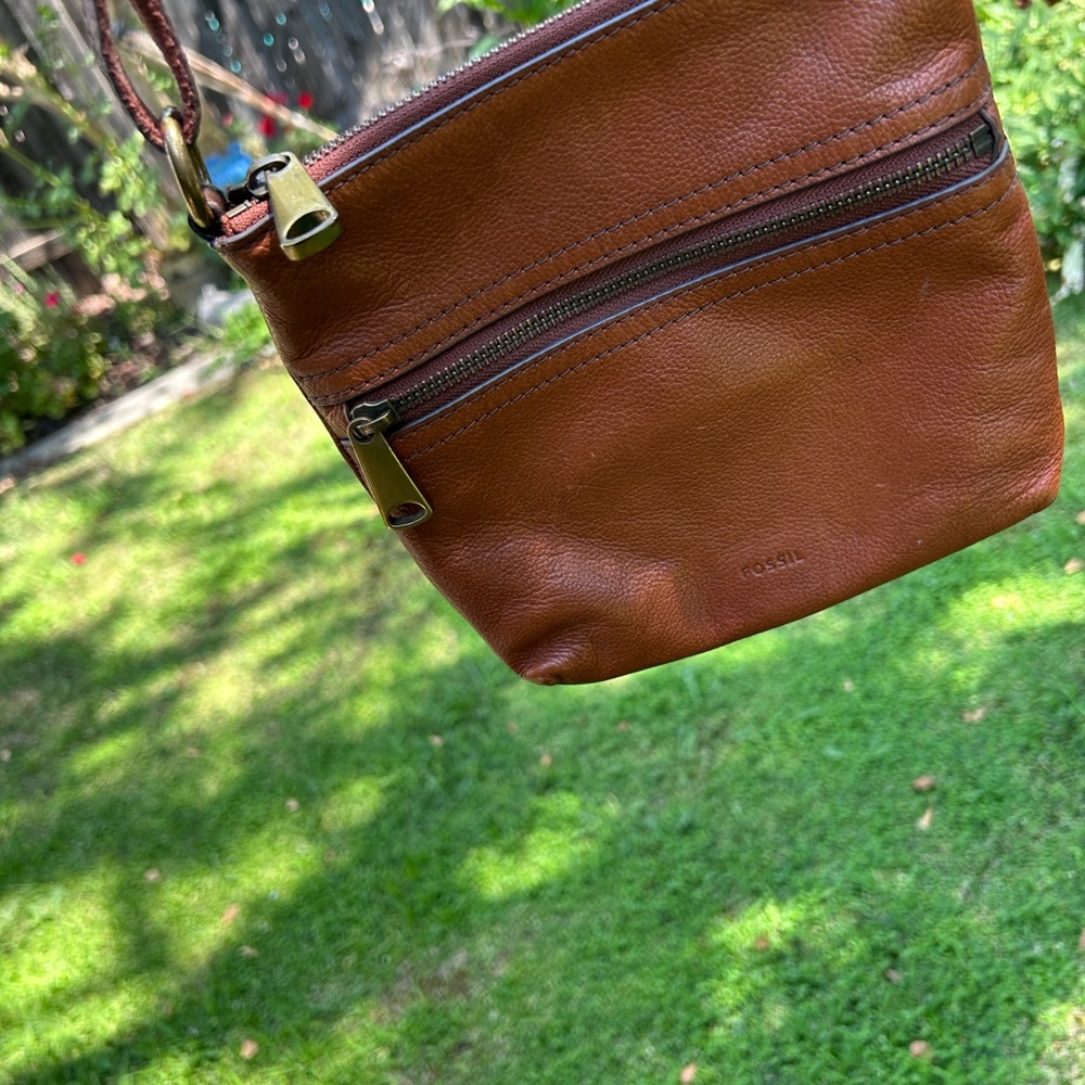 Fossil Tan Leather Crossbody Bag - Picture 2 of 8